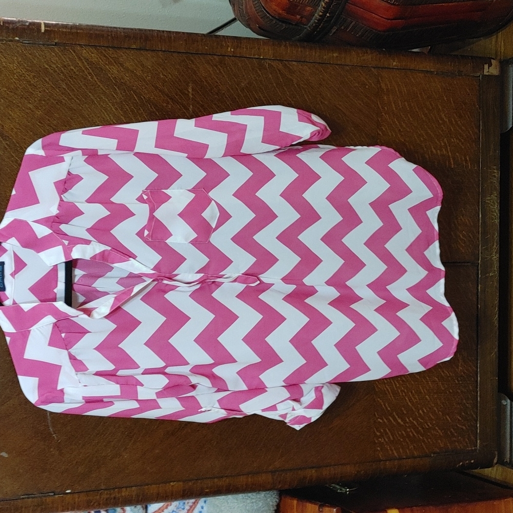 CALS size L hot pink and white chevron blouse